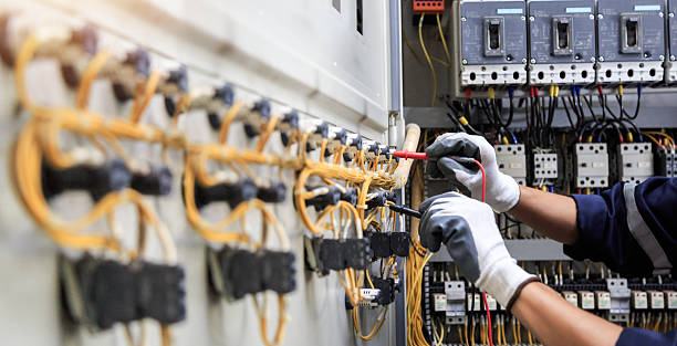 Professional Electrician technician working in Lovettsville, VA